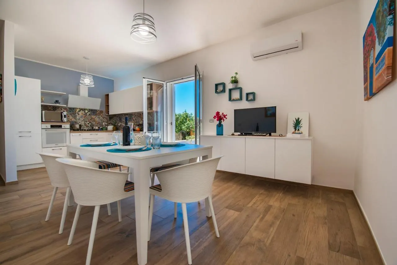 Holiday home Villa Lucilla Charming House - Fontane Bianche