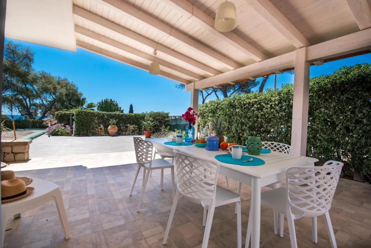 Villa Lucilla Charming House - Fontane Bianche Italy